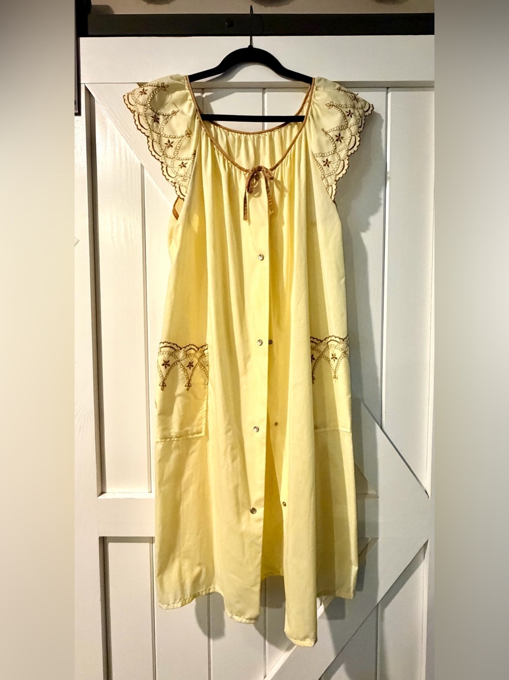 Vintage Yellow Embroidered House Dress Robe -